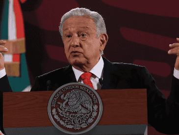 "La Fiscalía (General de la República) se los puede informar", concluyó López Obrador en sus breves comentarios. SUN / B. Fregoso