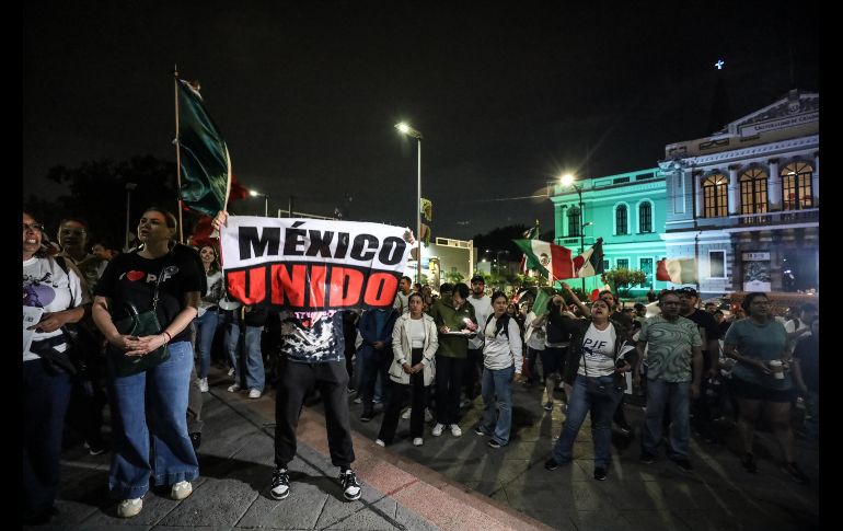 Alrededor de las 20:00 horas el contingente, de más de mil 700 personas comenzó su marcha hacia el Centro de la ciudad.EL INFORMADOR/A.NAVARRO