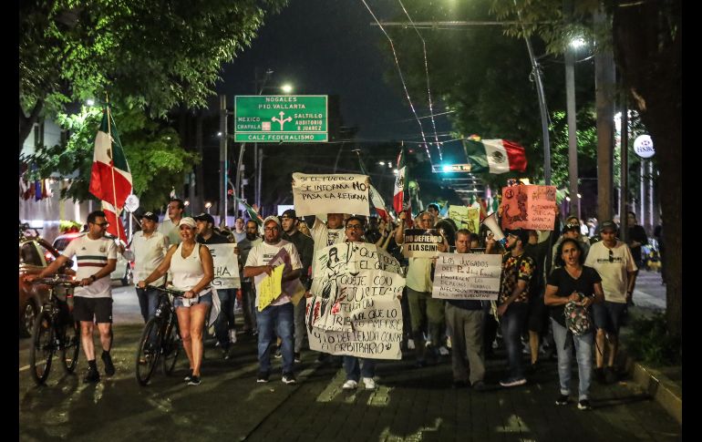 Alrededor de las 20:00 horas el contingente, de más de mil 700 personas comenzó su marcha hacia el Centro de la ciudad.EL INFORMADOR/A.NAVARRO