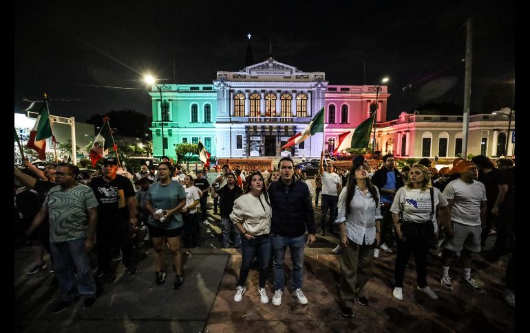 Alrededor de las 20:00 horas el contingente, de más de mil 700 personas comenzó su marcha hacia el Centro de la ciudad.EL INFORMADOR/A.NAVARRO