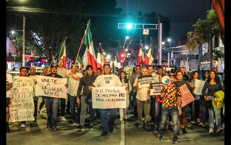 Alrededor de las 20:00 horas el contingente, de más de mil 700 personas comenzó su marcha hacia el Centro de la ciudad.EL INFORMADOR/A.NAVARRO