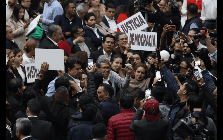 Diputados de Morena encabezados por el coordinador Ricardo Monreal festejan la aprobación en lo general de la reforma judicial. Miercoles 4 de septiembre de 2024. SUN/Diego Simón Sánchez/RDB.