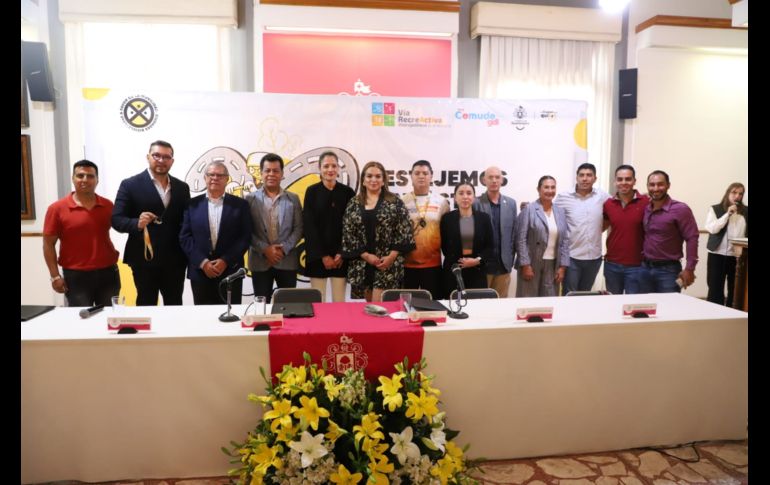 El Ayuntamiento de Guadalajara, en colaboración con el Consejo Municipal de Deporte (Comude), presentó la agenda de actividades en el marco de la celebración del vigésimo aniversario de la Vía RecreActiva en la ciudad. CORTESÍA / Ayuntamiento de Guadalajara