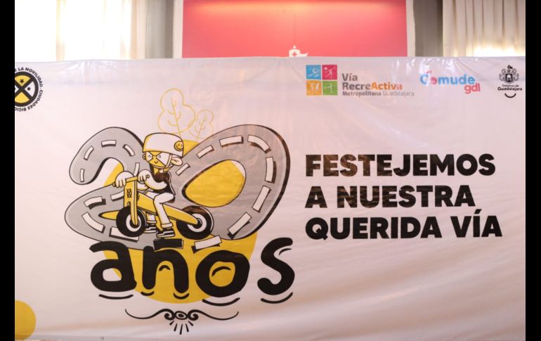 El Ayuntamiento de Guadalajara, en colaboración con el Consejo Municipal de Deporte (Comude), presentó la agenda de actividades en el marco de la celebración del vigésimo aniversario de la Vía RecreActiva en la ciudad. CORTESÍA / Ayuntamiento de Guadalajara