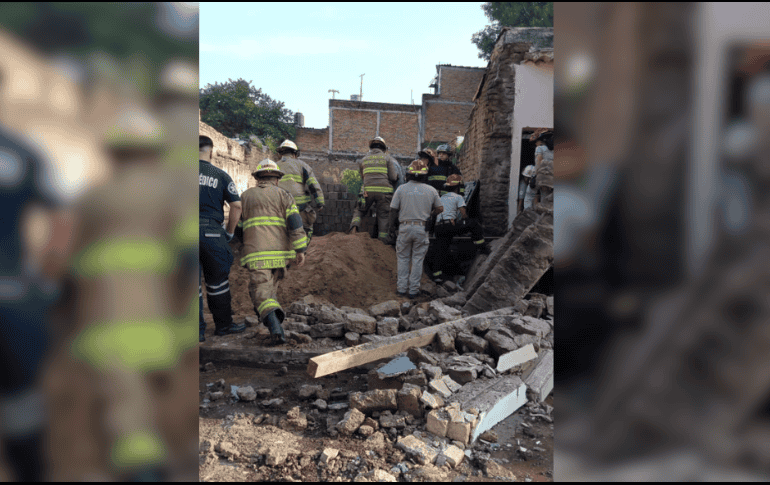 Servicios Públicos del municipio también se encuentra en el sitio del percance realizando las labores de evaluación de daños. CORTESÍA/ Ayuntamiento de Tlaquepaque.