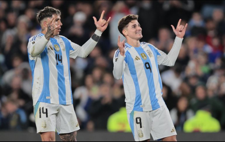 Alexis Mac Allister, Julián Álvarez y Paulo Dybala marcaron los goles el jueves en el estadio Monumental de Buenos Aires. EFE.