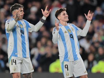 Alexis Mac Allister, Julián Álvarez y Paulo Dybala marcaron los goles el jueves en el estadio Monumental de Buenos Aires. EFE.