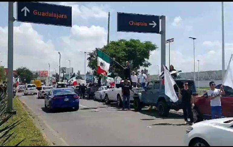 El Grupo Aeroportuario del Pacífico emitió un comunicado en el cual llamó a la población a tomar su tiempo para llegar a la terminal aérea debido a las manifestaciones en contra de la reforma judicial. ESPECIAL