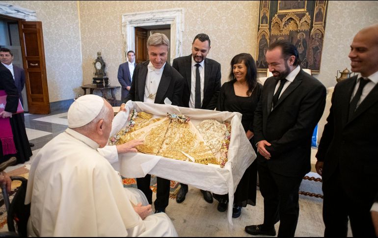 El Papa Francisco en la audiencia de bendicion del manto de la Virgen de Talpa. ESPECIAL/©VATICAN MEDIA.