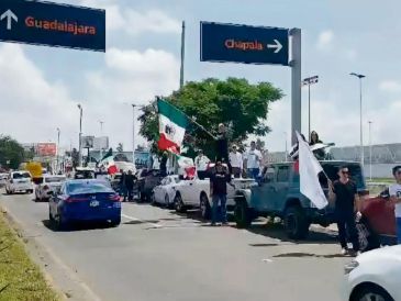 Aunque el cierre fue parcial, el tránsito disminuyó su velocidad a la par de la caravana que salió de Ciudad Judicial. ESPECIAL