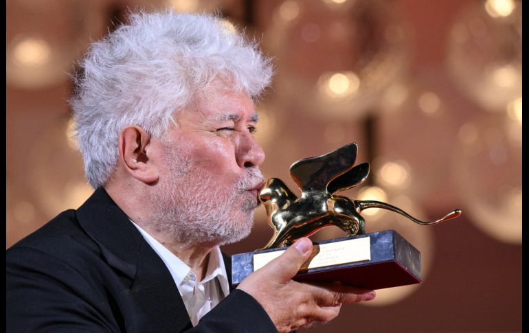 Pedro Almodovar se lleva el León de Oro en el Festival Internacional de Cine de Venecia. EFE / EPA / ETTORE FERRARI