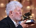 Pedro Almodovar se lleva el León de Oro en el Festival Internacional de Cine de Venecia. EFE / EPA / ETTORE FERRARI