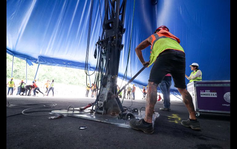 Las labores de trabajo comenzaron desde hace una semana y este sábado fue el segundo día de la instalación de la gran carpa. EL INFORMADOR/H. Figueroa.