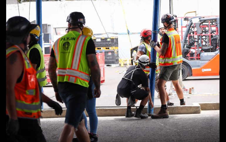 Las labores de trabajo comenzaron desde hace una semana y este sábado fue el segundo día de la instalación de la gran carpa. EL INFORMADOR/H. Figueroa.