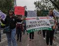 Opositores a la reforma judicial continúan con las manifestaciones frente al Senado. SUN