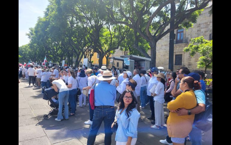 Esta mañana cientos de personas y trabajadores del Poder Judicial de la Federación en Jalisco volvieron a tomar las calles de la Zona Centro de Guadalajara para manifestarse en contra de la reforma al Poder Judicial. EL INFORMADOR / O. González