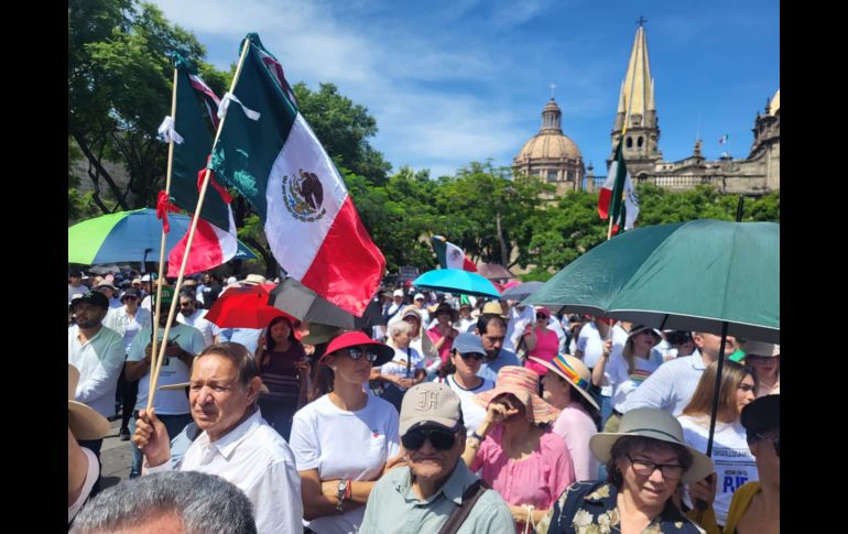 Esta mañana cientos de personas y trabajadores del Poder Judicial de la Federación en Jalisco volvieron a tomar las calles de la Zona Centro de Guadalajara para manifestarse en contra de la reforma al Poder Judicial. EL INFORMADOR / O. González