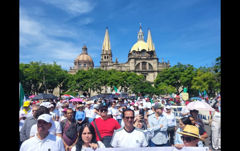 Esta mañana cientos de personas y trabajadores del Poder Judicial de la Federación en Jalisco volvieron a tomar las calles de la Zona Centro de Guadalajara para manifestarse en contra de la reforma al Poder Judicial. EL INFORMADOR / O. González