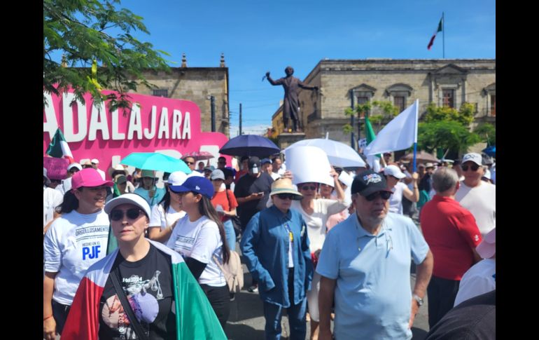 Esta mañana cientos de personas y trabajadores del Poder Judicial de la Federación en Jalisco volvieron a tomar las calles de la Zona Centro de Guadalajara para manifestarse en contra de la reforma al Poder Judicial. EL INFORMADOR / O. González