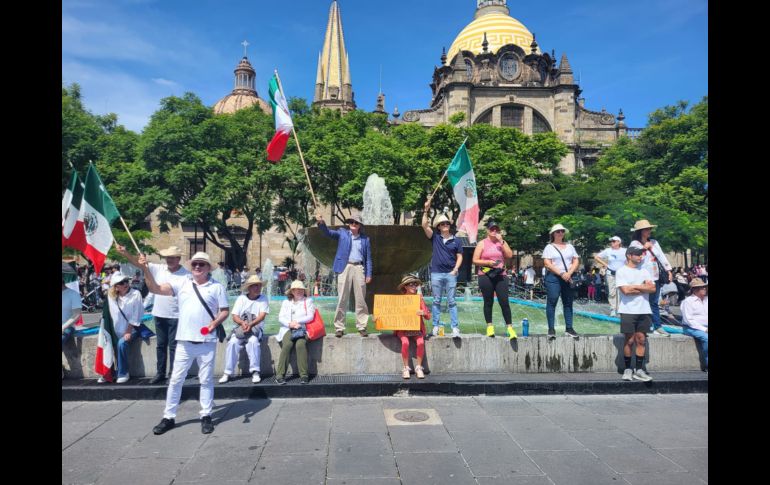 Esta mañana cientos de personas y trabajadores del Poder Judicial de la Federación en Jalisco volvieron a tomar las calles de la Zona Centro de Guadalajara para manifestarse en contra de la reforma al Poder Judicial. EL INFORMADOR / O. González