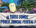 Esta mañana cientos de personas y trabajadores del Poder Judicial de la Federación en Jalisco volvieron a tomar las calles de la Zona Centro de Guadalajara para manifestarse en contra de la reforma al Poder Judicial. EL INFORMADOR / O. González