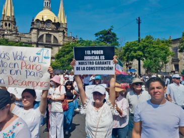 Miles salieron de nueva cuenta a las calles de las principales ciudades del país para manifestarse a favor y en contra de la reforma judicial. El dictamen de Morena y aliados se pretende avalar esta semana. EL INFORMADOR/ O. González