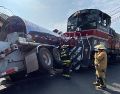 El accidente vehicular sólo ha ocasionado tráfico pesado sobre Lázaro Cárdenas. ESPECIAL/ Protección Civil