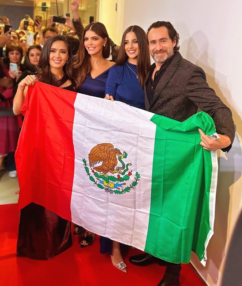 Ana Bárbara, Demián Bichir, Salma Hayek y Victoria Aletta desde la premiere de la película 