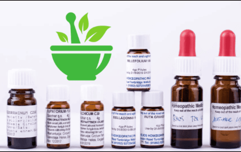 La homeopatía es un enfoque alternativo a la medicina que utiliza principios de dilución y similitud para tratar enfermedades. CANVA