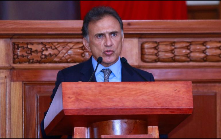 Yunes Linares expresó que ni él ni su hijo dejarán las filas del partido, pero que su voto en el Senado no se hará dependiendo de lo que se diga dentro del PAN. NTX / ARCHIVO