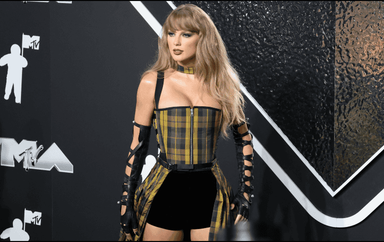 La cantante Taylor Swift posa durante la alfombra roja de los MTV Video Music Awards 2024. EFE/ Octavio Guzmán