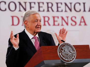 López Obrador informó en la mañanera en Palacio Nacional que son 18 los congresos estatales que ya han aprobado la Reforma Judicial. EFE / M. Guzmán