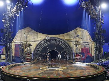 El equipo de producción y artistas ya están más que instalados ensayando y trabajando en los preparativos previos al gran estreno de "Kurios" que por primera vez llega a México donde Guadalajara será la primera ciudad en presenciar este enigmático show. EL INFORMADOR / H. Figueroa