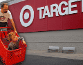 Target ofrece una amplia gama de productos entre ropa, electrónicos, alimentos, juguetes, productos de belleza, artículos para el hogar. AFP / AP / ARCHIVO