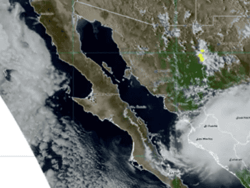 La tormenta tocó tierra cerca de Topolobampo y se desplaza hacia el norte a una velocidad de 9 km/h. X/@conagua_clima