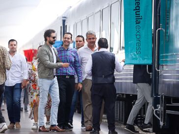 El icónico tren realiza su primer recorrido tras su relanzamiento, conectando a los visitantes con la cultura y tradiciones de Jalisco. EL INFORMADOR/H. Figueroa