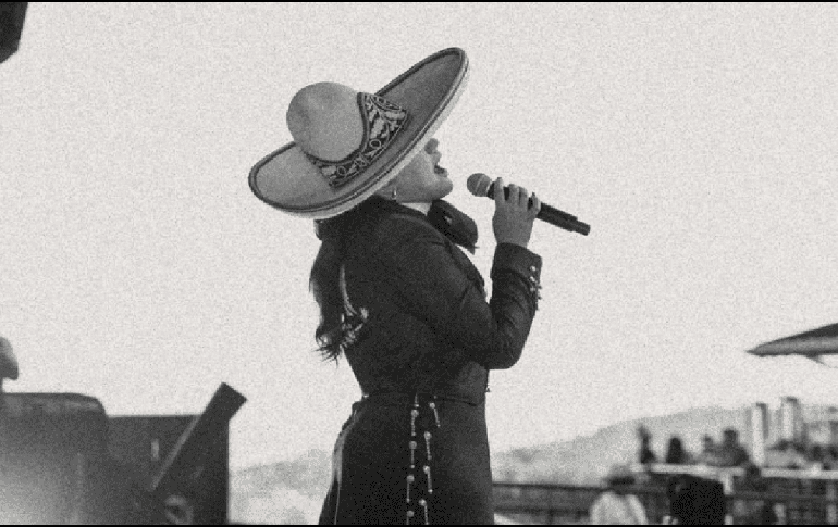 Camila Fernández equivocó una palabra al momento de interpretar el Himno Nacional, ¿será multada? ESPECIAL / Instagram @camifdzoficial