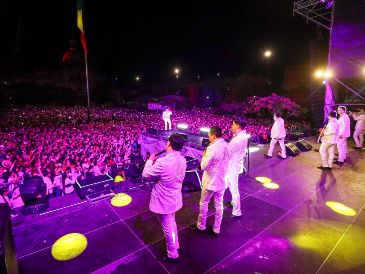 La banda encabezada por René Camacho, fue la encargada de ambientar la ceremonia del Grito de Independencia. EL INFORMADOR/ H. Figueroa