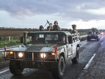 Las carreteras son puntos de ataques de grupos armados. Por ello la Secretaría de la Defensa Nacional inició operativos en estas vías federales. AFP