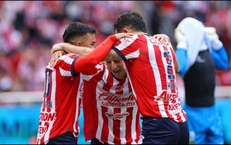 Chivas se ha posicionado como uno de los equipos más destacados en defensa dentro de la Liga MX. IMAGO7.