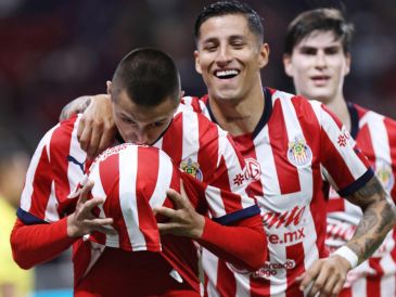 A Chivas le costó hacerse del gol, pero logró quedarse con los tres puntos ante los 31,075 aficionados. IMAGO7.