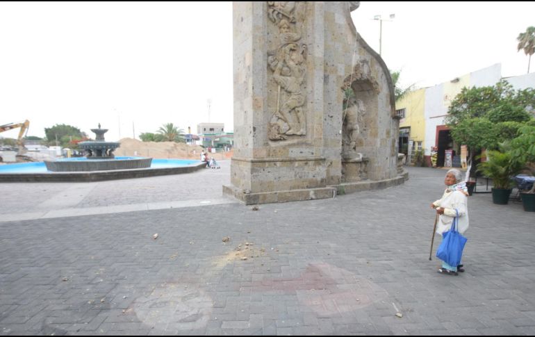 Material desprendido de los  arcos de Zapopan en el temblor del 11 de mayo de 2016. EL INFORMADOR/Archivo