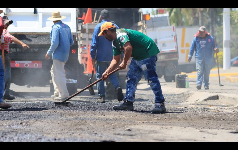 El secretario de Obras Públicas, Ernesto Alejandro Alva Otero destacó que se han rehabilitado alrededor de 400 metros. CORTESÍA.