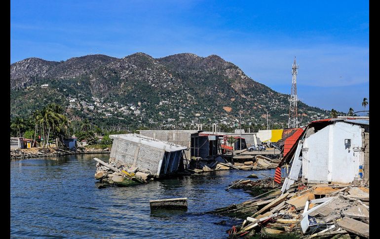 Así se ve aún una zona afectada por el paso de los huracanes John y Otis, en el balneario de Acapulco, Guerrero (México). EFE/ D. Guzmán